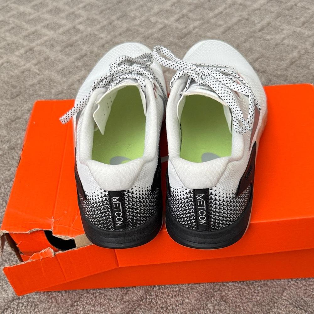 Women’s Nike Metcon 4 Size 9.5 - Picture 4 of 8